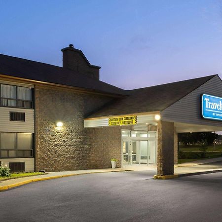 Travelodge By Wyndham Barrie Exterior foto